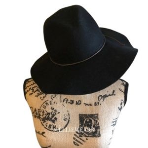 🛍 PETER GRIMM Wool Wide Brim Hat
